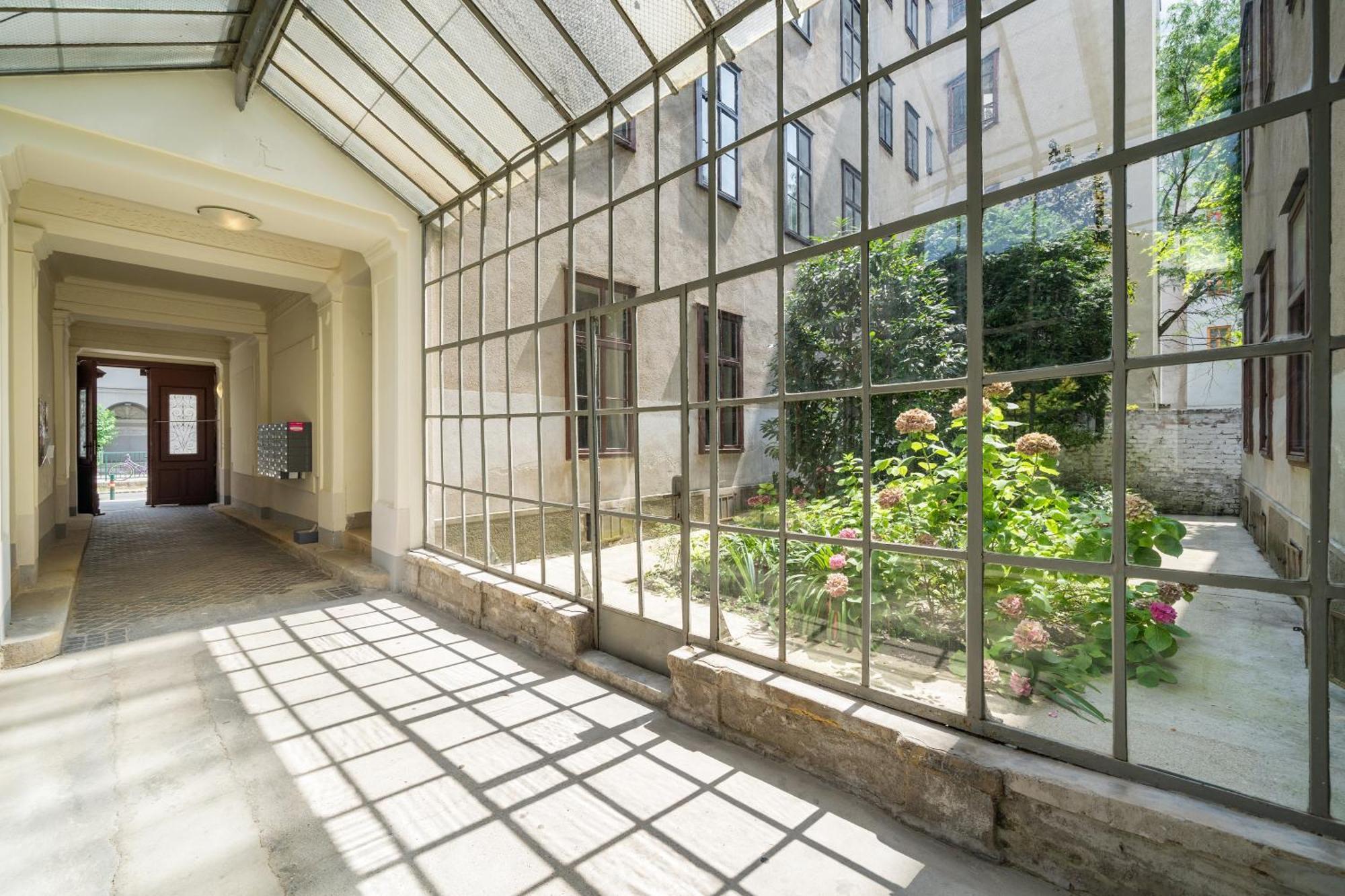 Apartment Danube Chanel Vienna